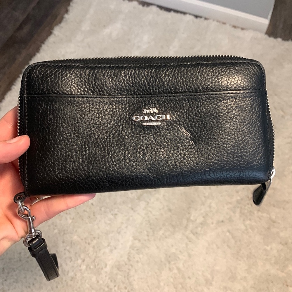 Lightly used COACH LEATHER WALLET